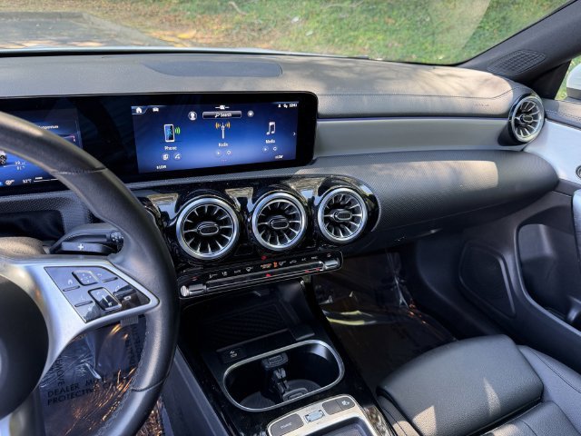 Used 2025 Mercedes-Benz CLA 250 image 44