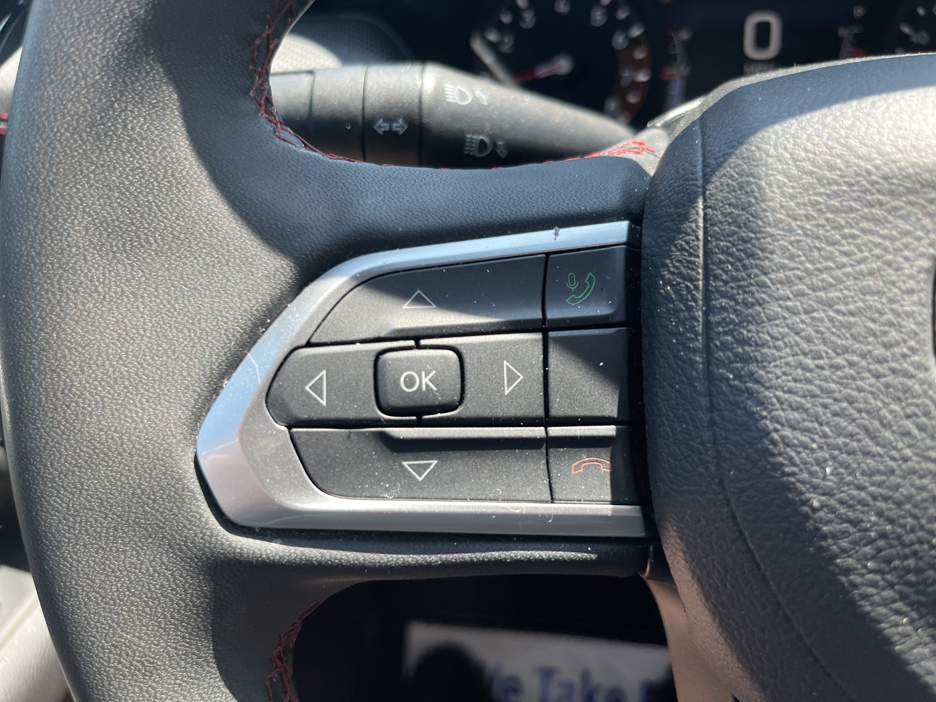 Used 2025 Jeep Compass Trailhawk AWD/4WD image 9