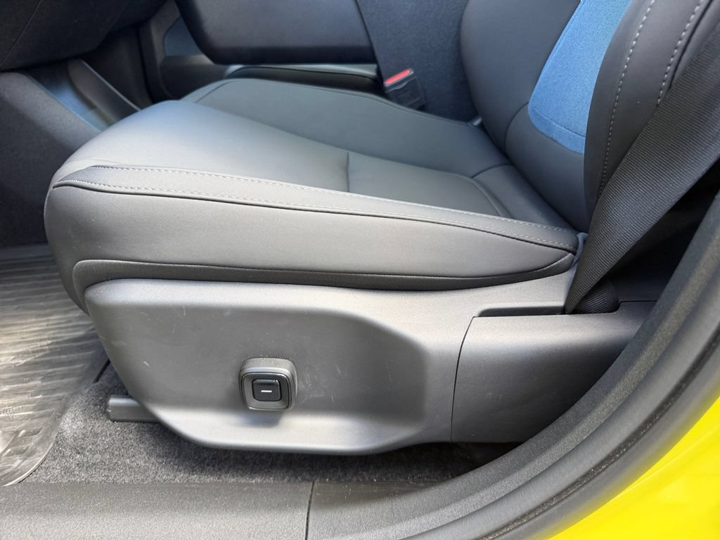 Certified 2025 Volvo EX30 Ultra AWD/4WD image 17