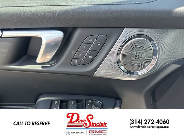 New 2026 Buick Enclave Avenir w/ Super Cruise Package FWD image 13