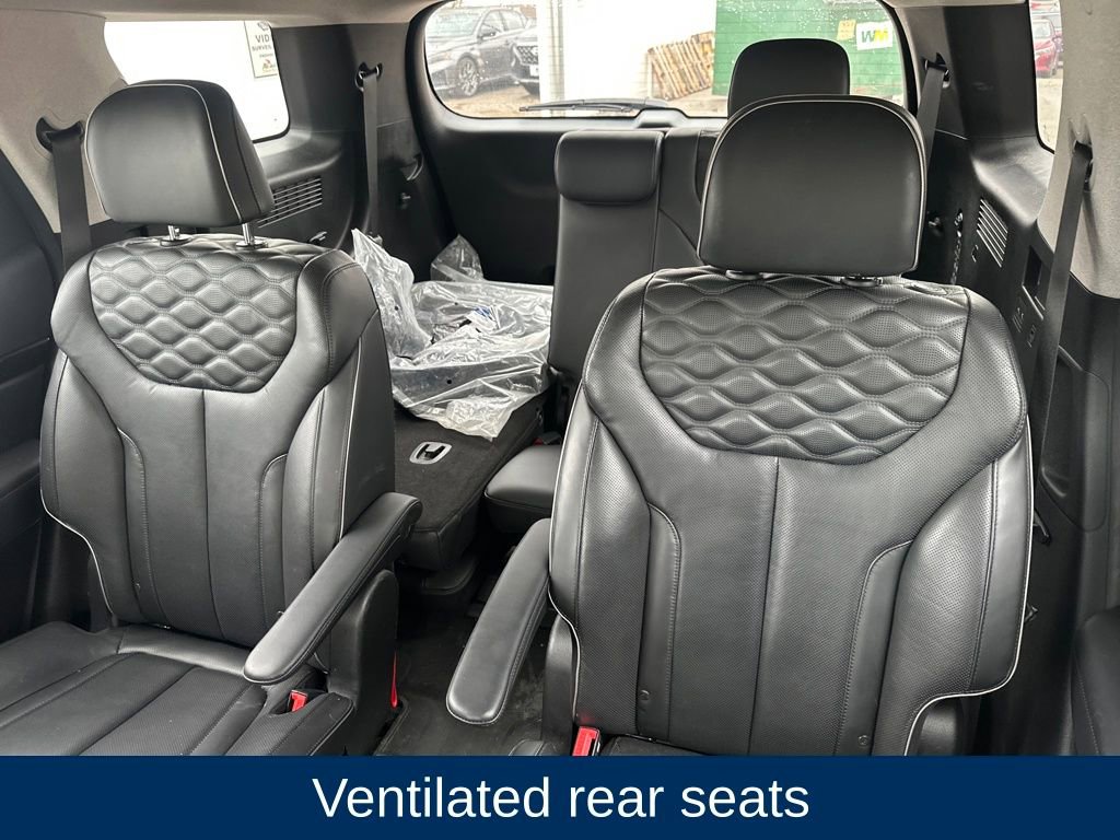 Used 2021 Hyundai Palisade Limited w/ Winter Package image 20
