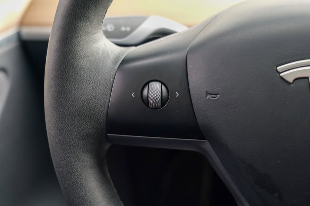 Used 2024 Tesla Model Y Long Range image 42