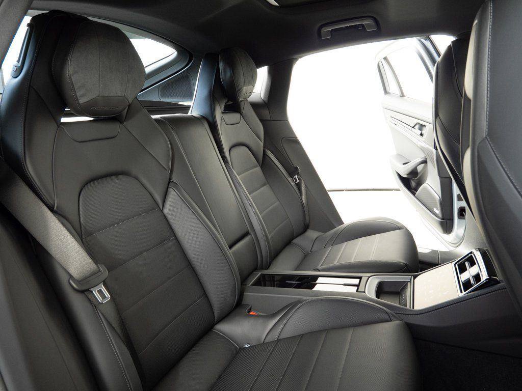 New 2026 Porsche Panamera image 23