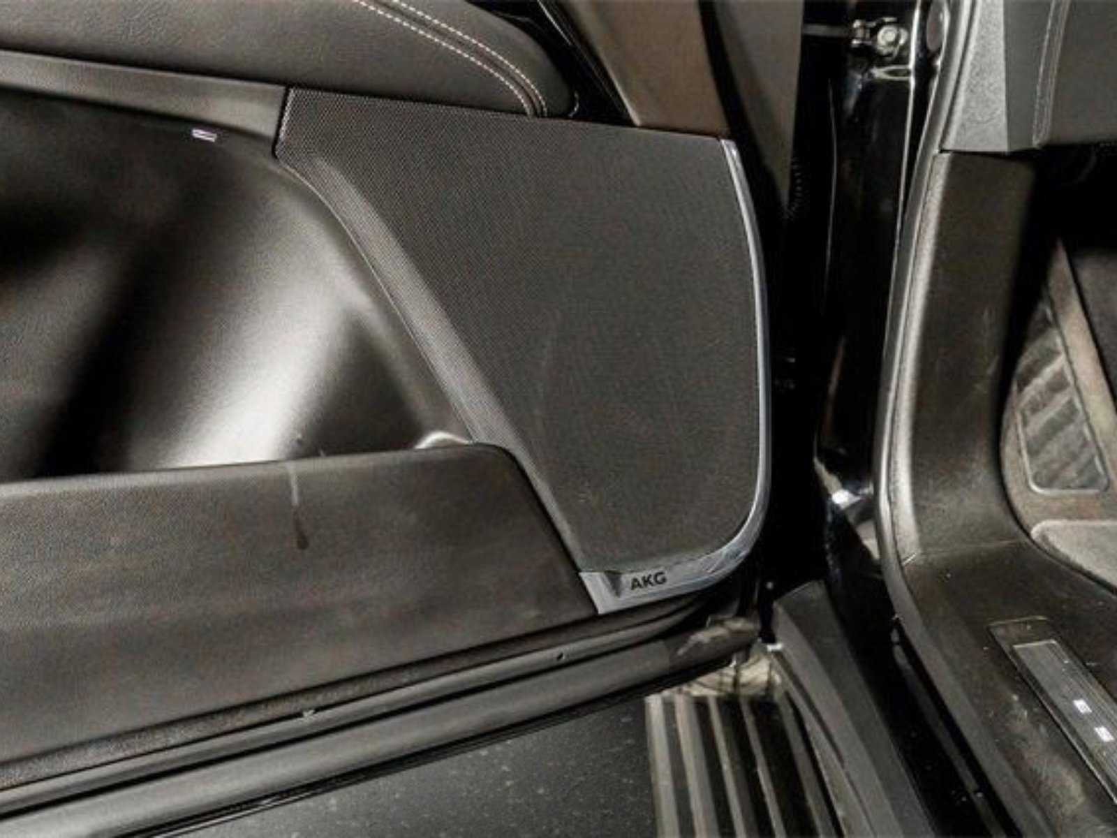 Used 2026 Cadillac Escalade Luxury w/ Touring Package image 48