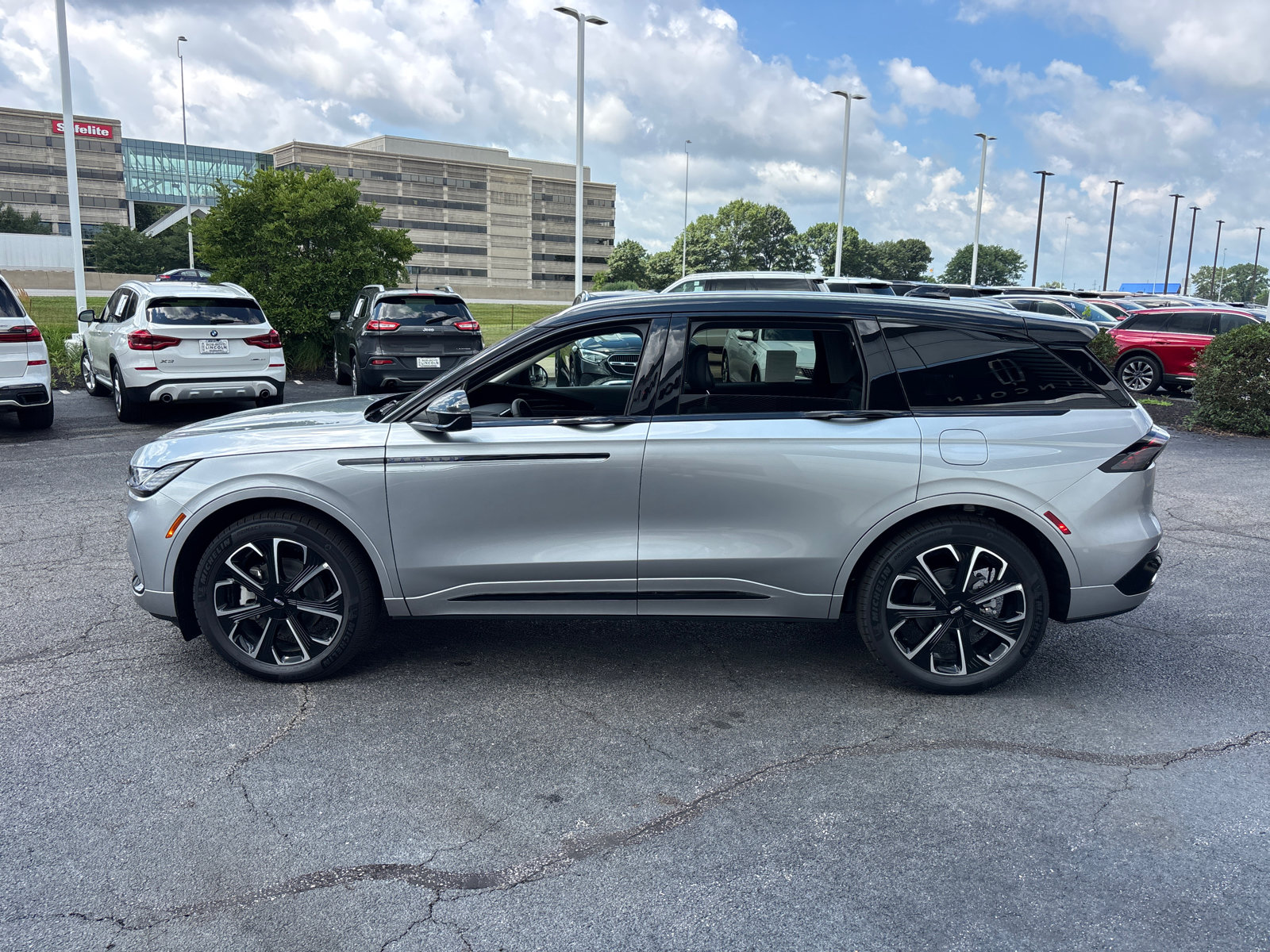 New 2026 Lincoln Nautilus Reserve AWD/4WD image 4