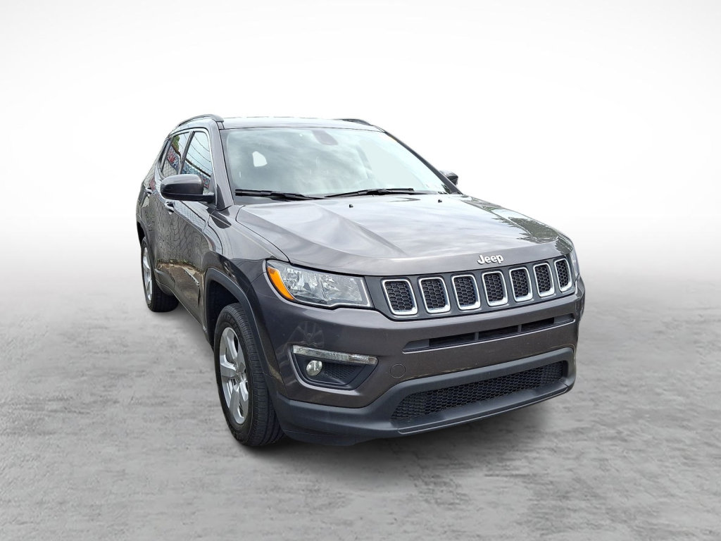 Used 2020 Jeep Compass Latitude w/ Cold Weather Group AWD/4WD image 3