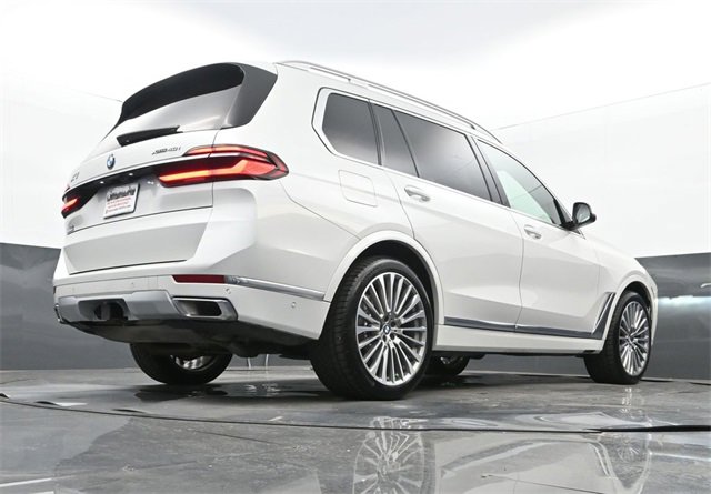 Used 2024 BMW X7 xDrive40i w/ Executive Package image 30