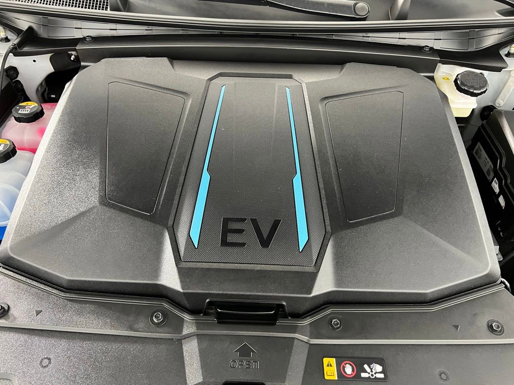 Used 2024 Hyundai Ioniq 5 SE image 32