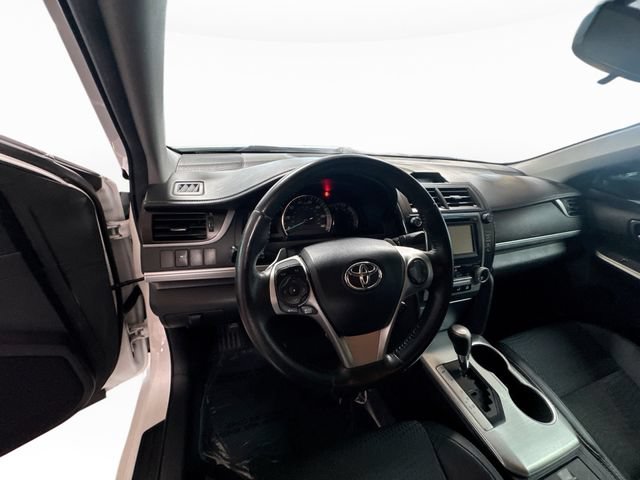 Used 2014 Toyota Camry SE FWD image 12