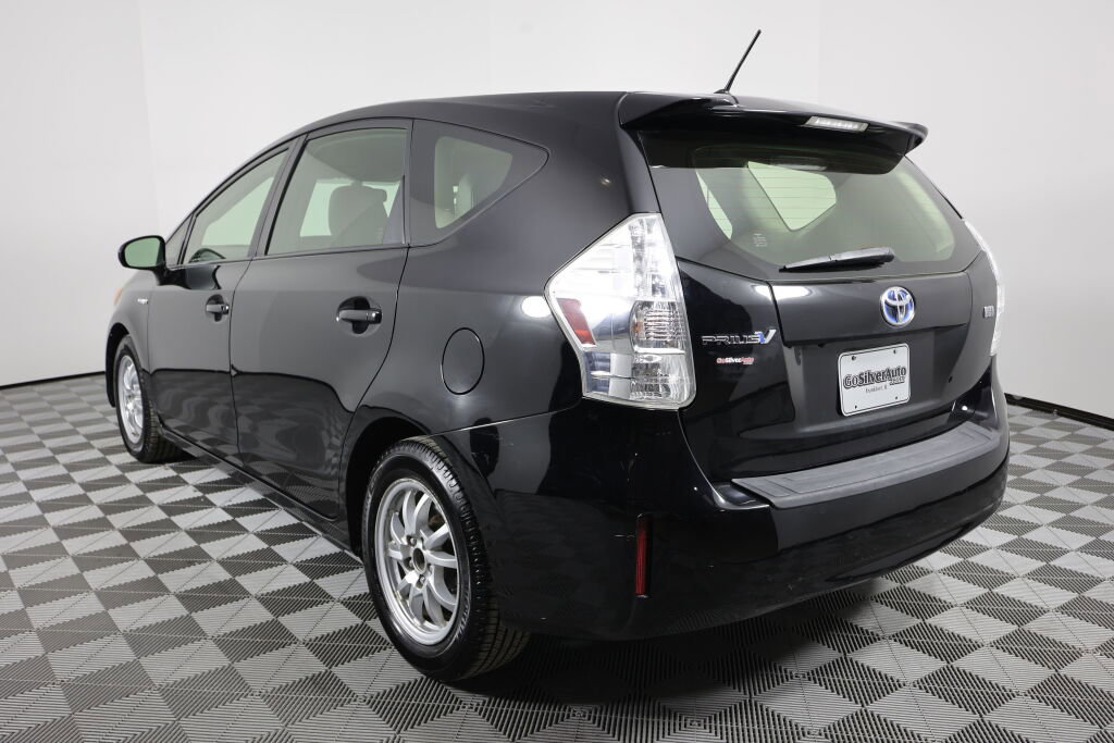 Used 2014 Toyota Prius V Two image 6