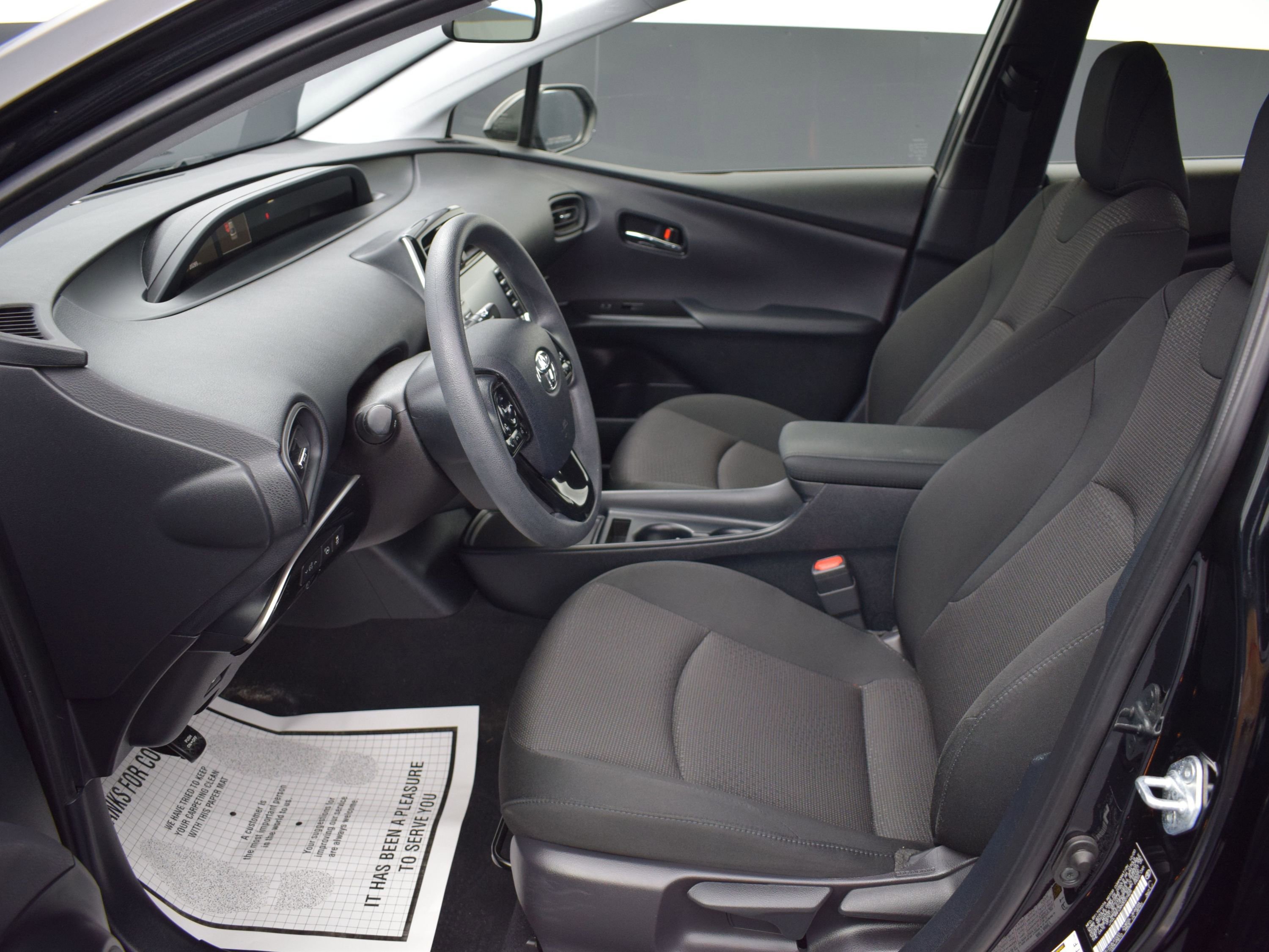 Used 2021 Toyota Prius LE image 13