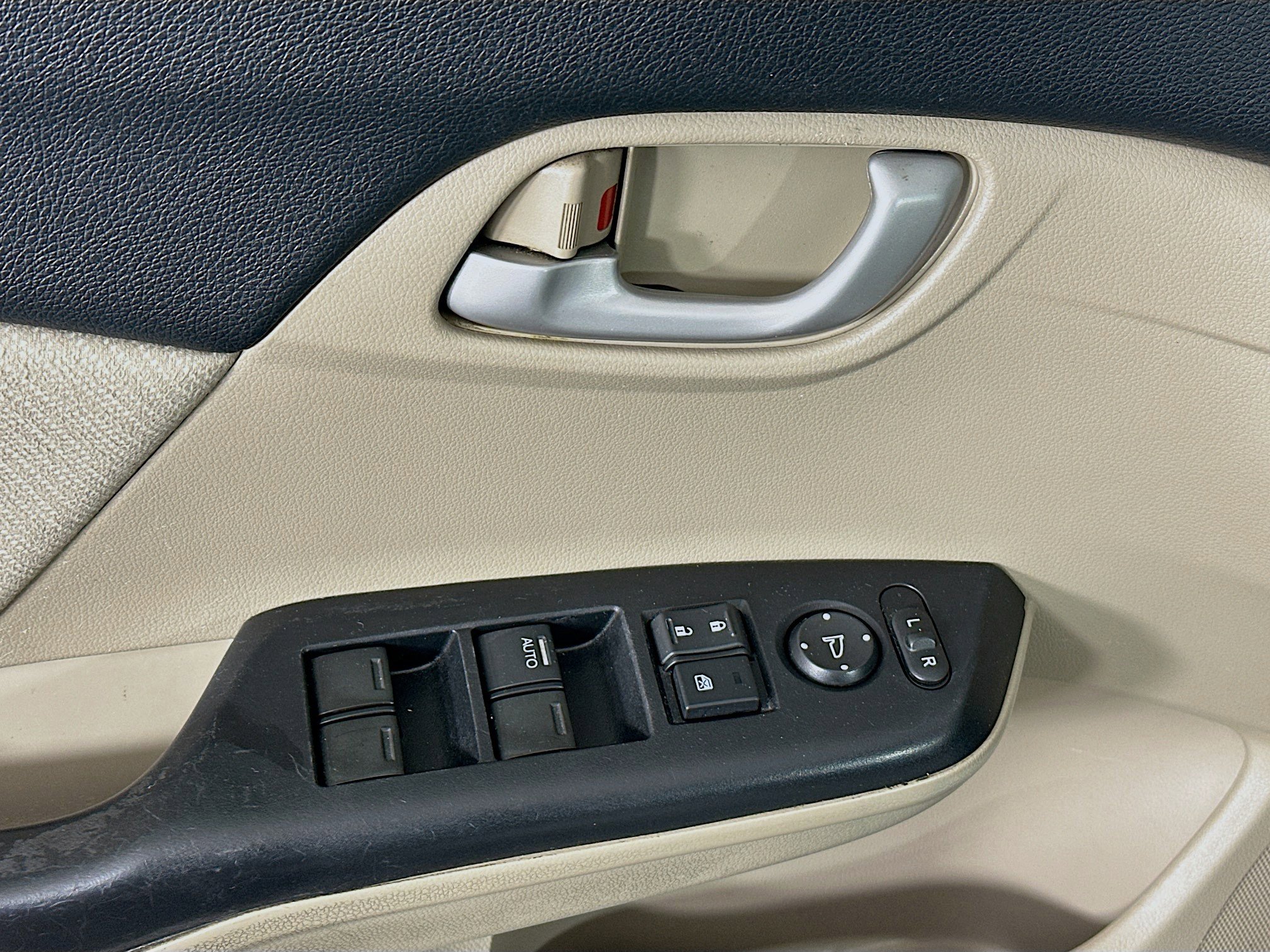 Used 2013 Honda Civic LX image 15