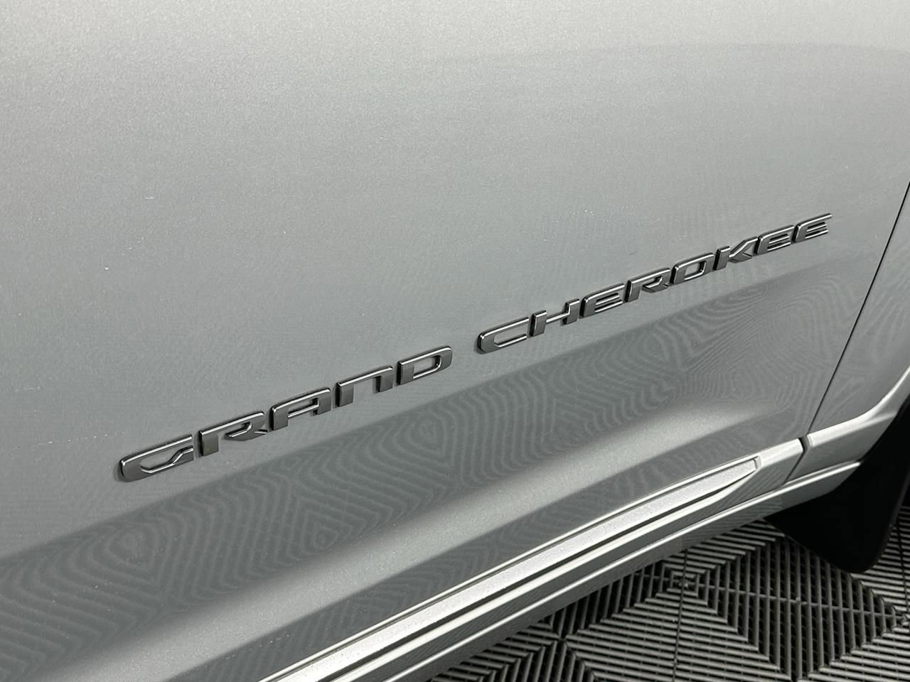 Used 2022 Jeep Grand Cherokee Summit image 26