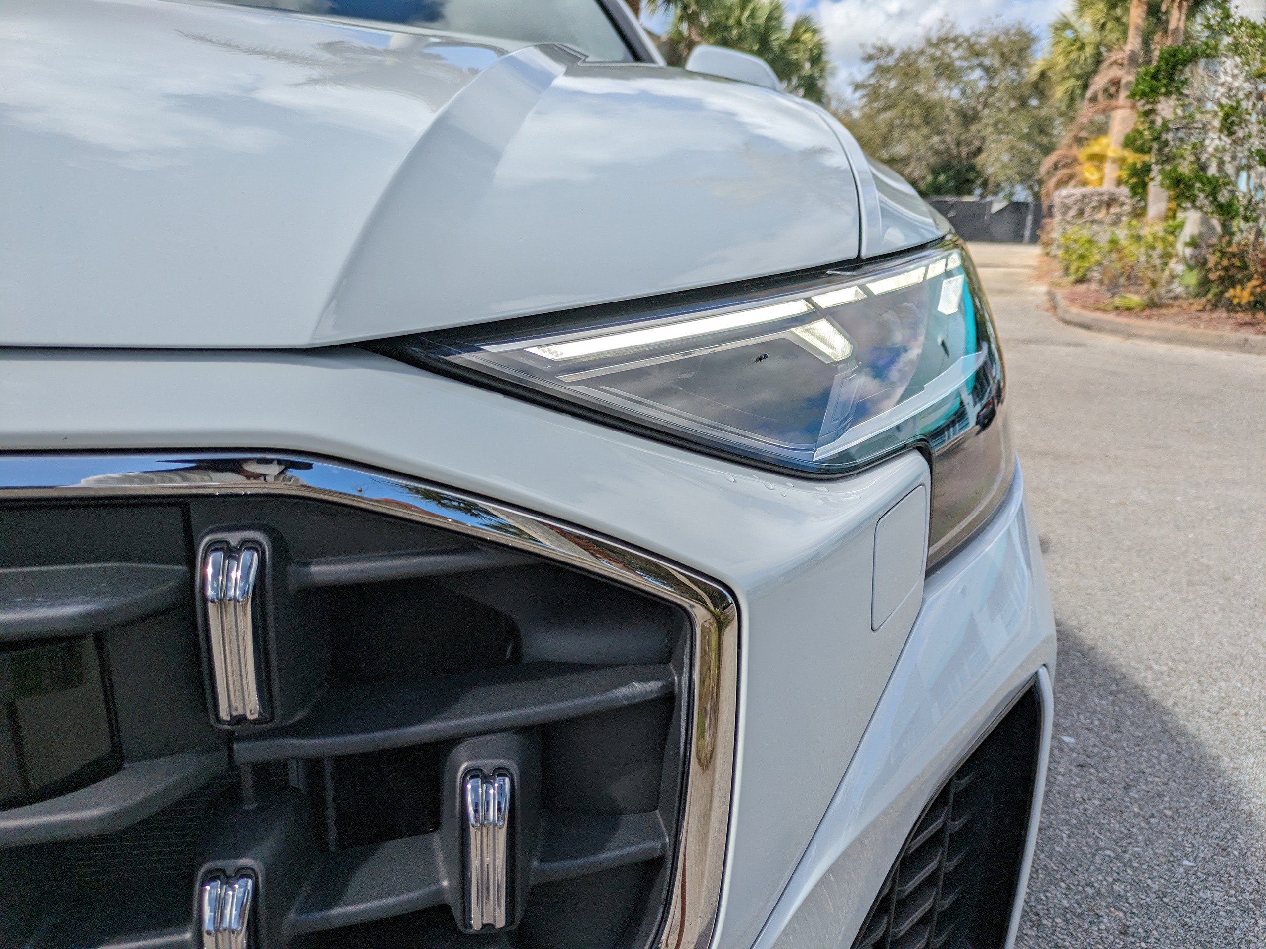 Used 2025 Audi Q8 Premium w/ Convenience Package image 10