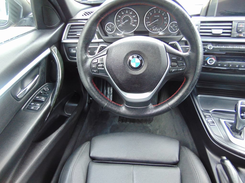 Used 2018 BMW 330i xDrive Sedan w/ Convenience Package AWD/4WD image 18