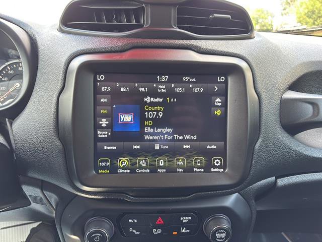 Used 2021 Jeep Renegade Latitude w/ Luxury Group I image 21