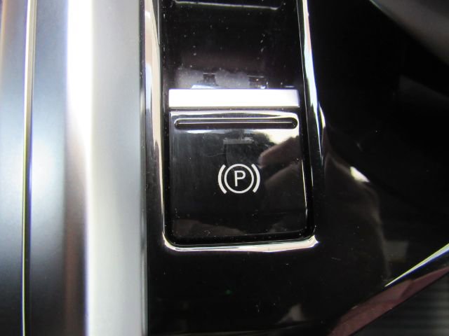 Used 2023 Audi e-tron S Premium Plus w/ Black Optic Package AWD/4WD image 51