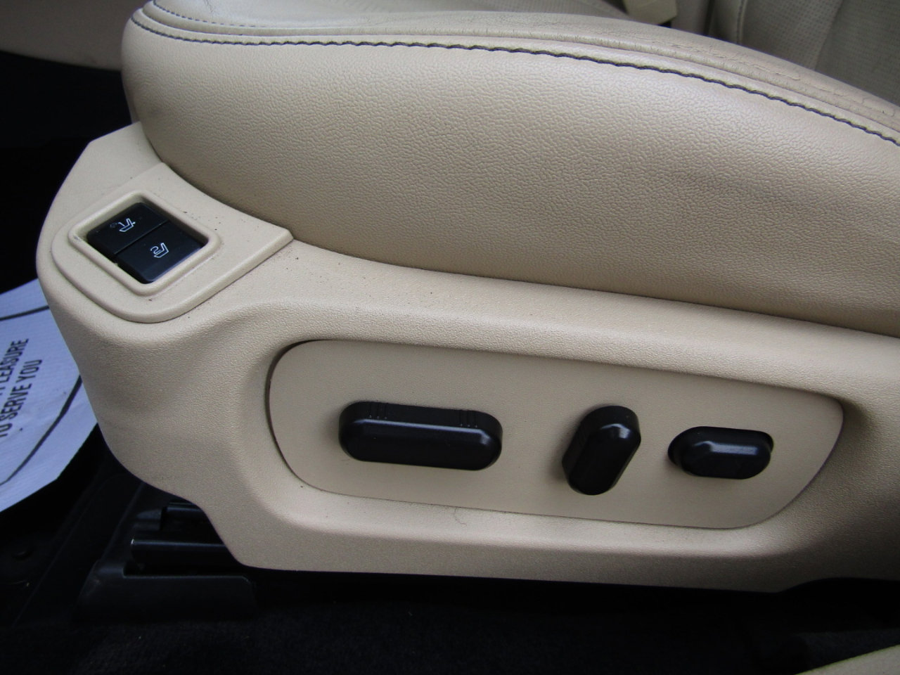 Used 2017 Ford Taurus Limited image 12