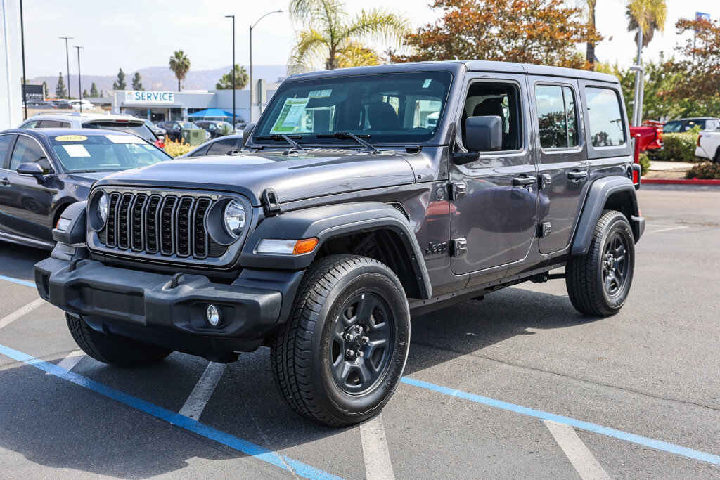 Used 2024 Jeep Wrangler Unlimited Sport AWD/4WD image 16