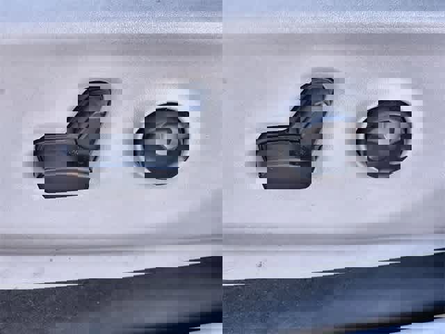 Used 2020 Chrysler Pacifica Touring-L w/ Tire & Wheel Group image 31