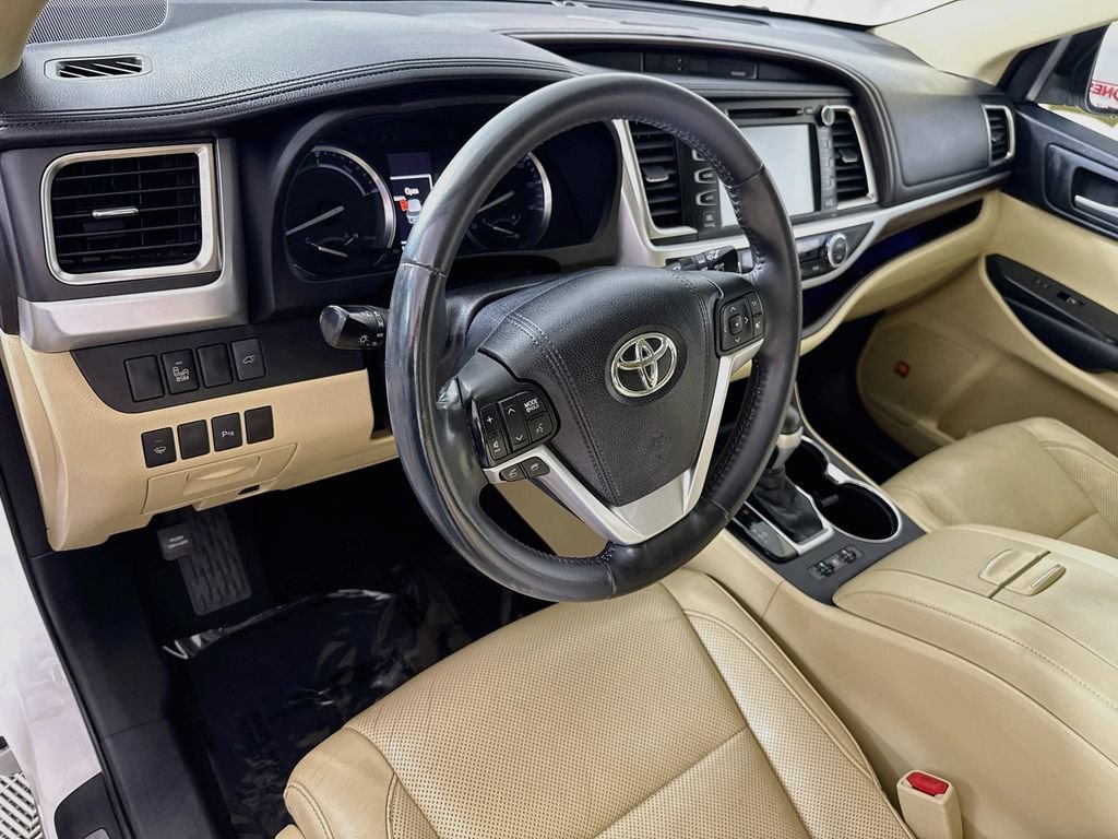Used 2016 Toyota Highlander Limited AWD/4WD image 20