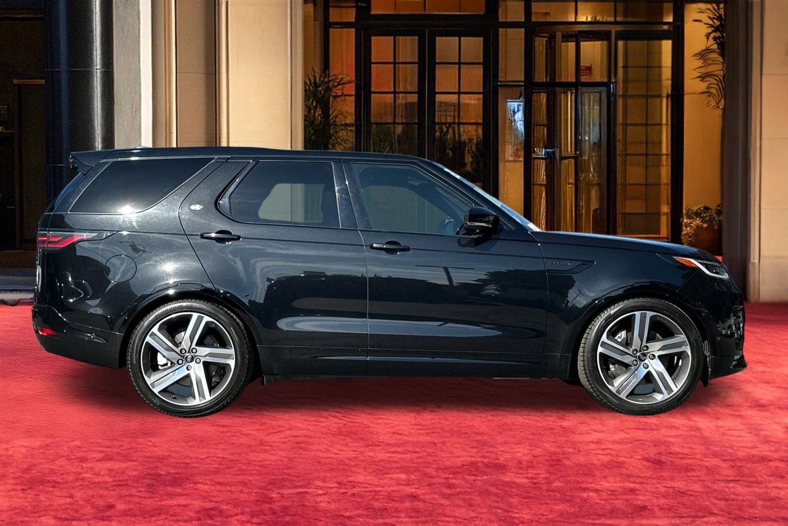 Used 2023 Land Rover Discovery S R-Dynamic image 9