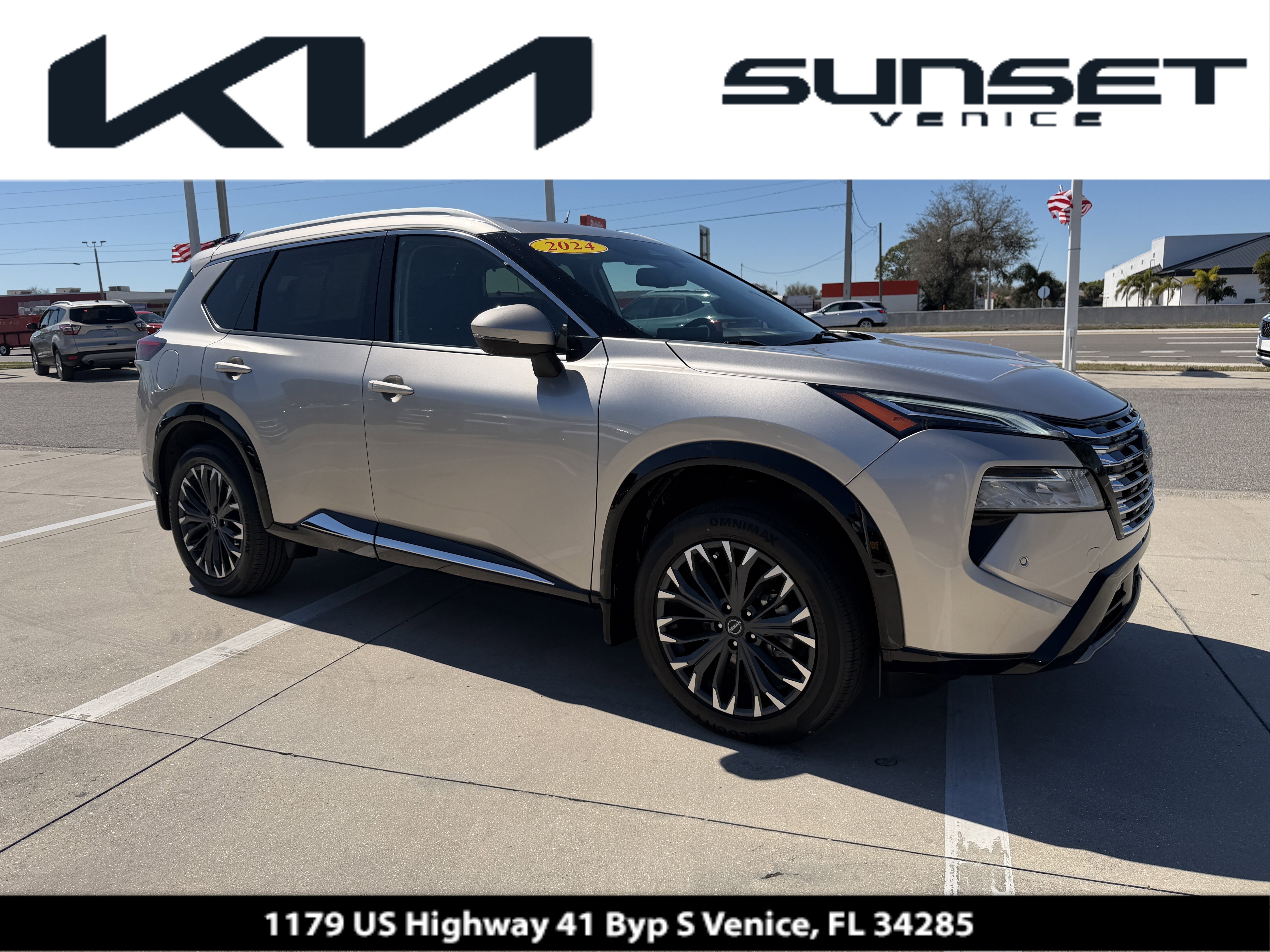 Used 2024 Nissan Rogue Platinum w/ Platinum Premium Package image 1