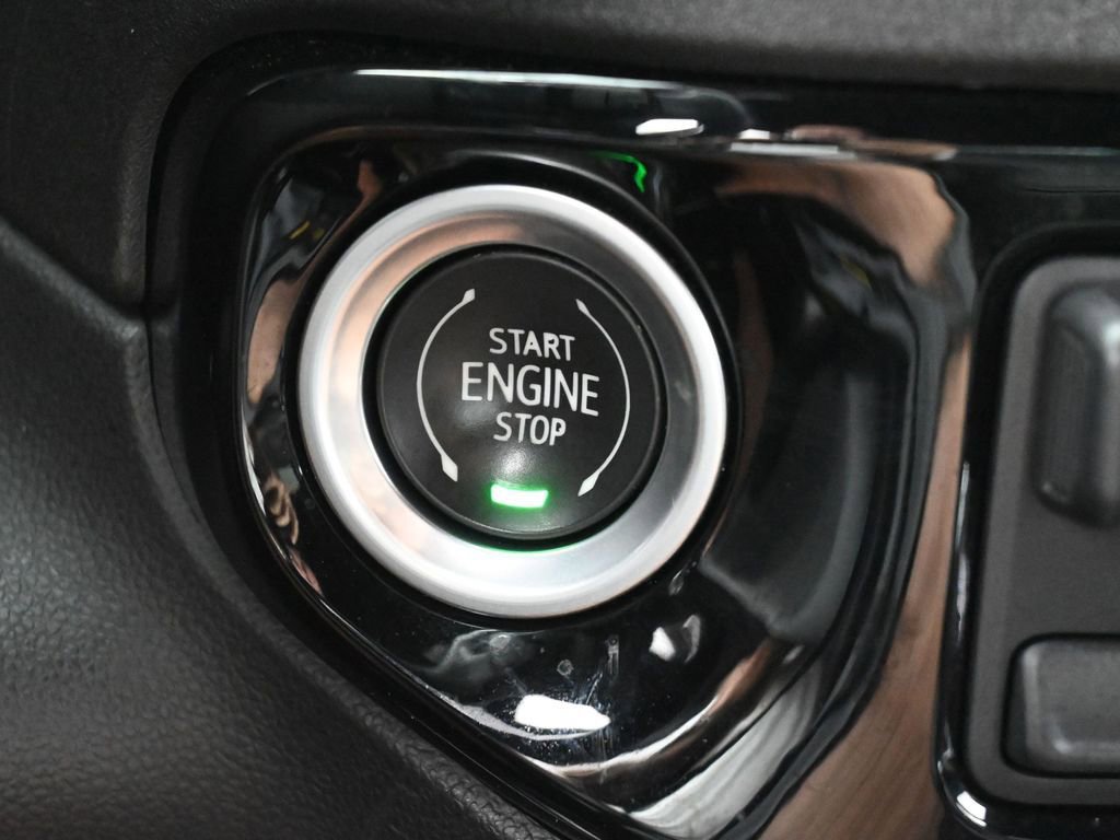 Used 2022 Chevrolet Silverado 1500 High Country image 39