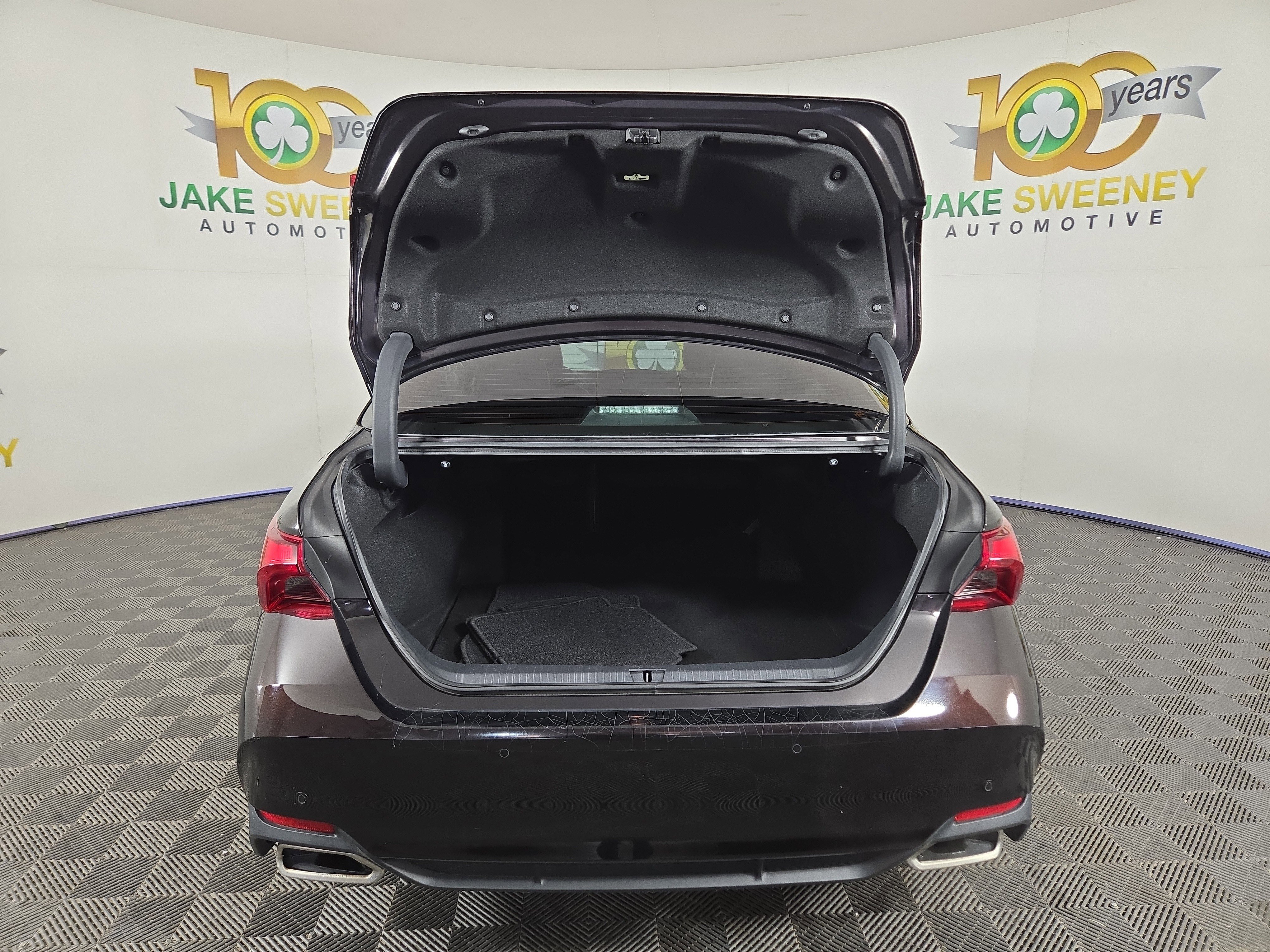 Used 2019 Toyota Avalon Limited image 33