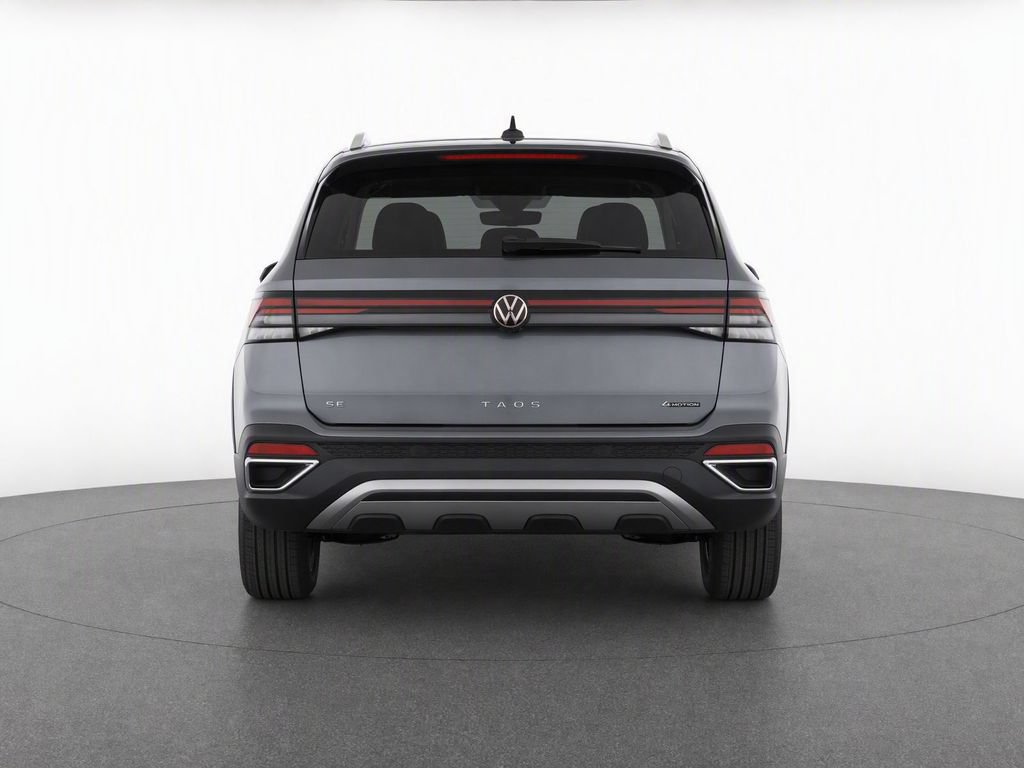 Used 2026 Volkswagen Taos SE AWD/4WD image 7
