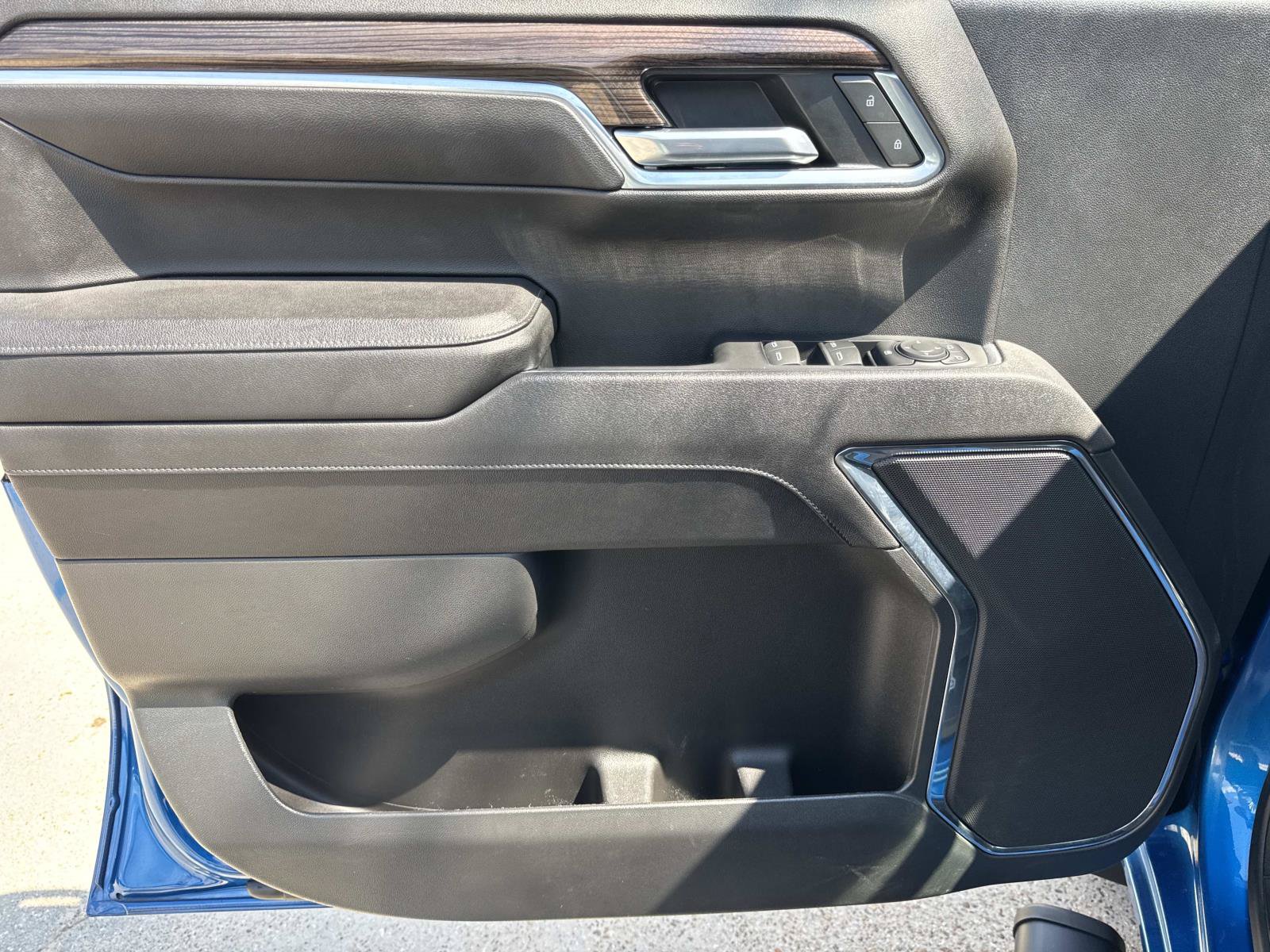 Used 2023 Chevrolet Silverado 1500 LT RWD image 18