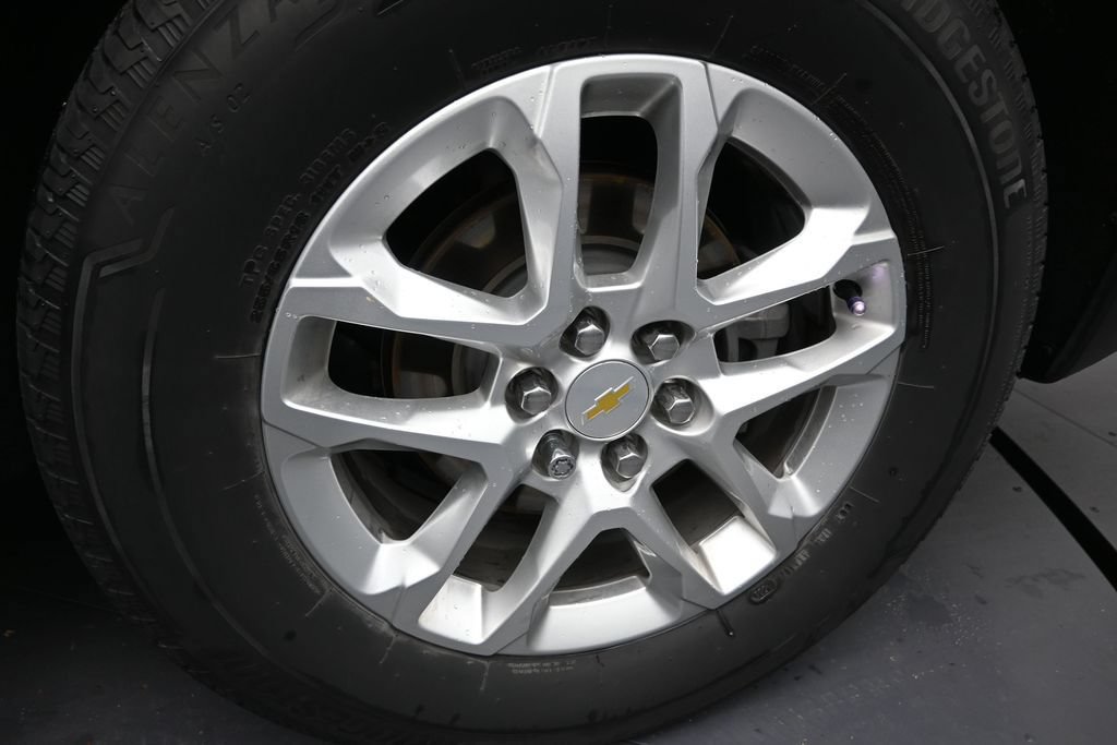 Used 2022 Chevrolet Traverse LS FWD image 10