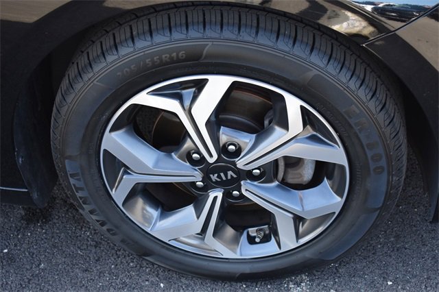 Used 2020 Kia Forte LXS image 11