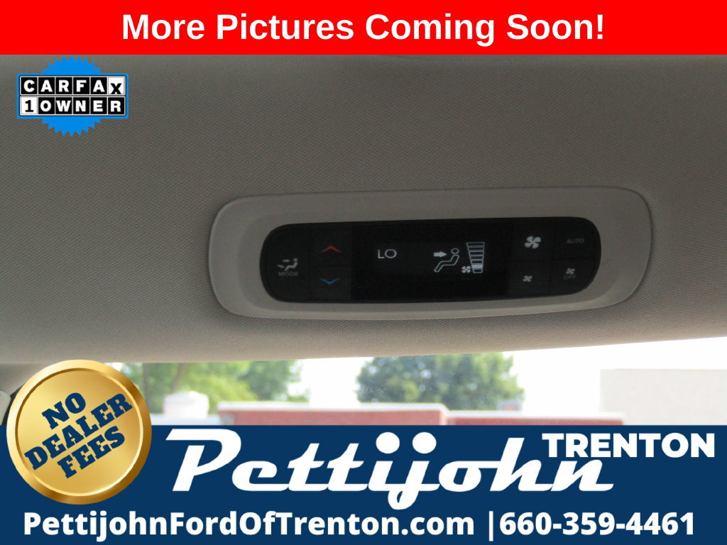 Used 2021 Chrysler Pacifica Touring-L FWD image 18