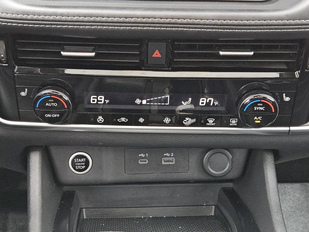 Used 2023 Nissan Rogue SV w/ SV Premium Package image 14