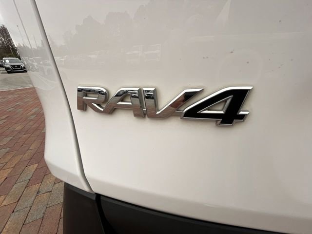 Used 2022 Toyota RAV4 LE FWD image 29