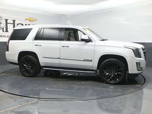 Used 2019 Cadillac Escalade Luxury image 1