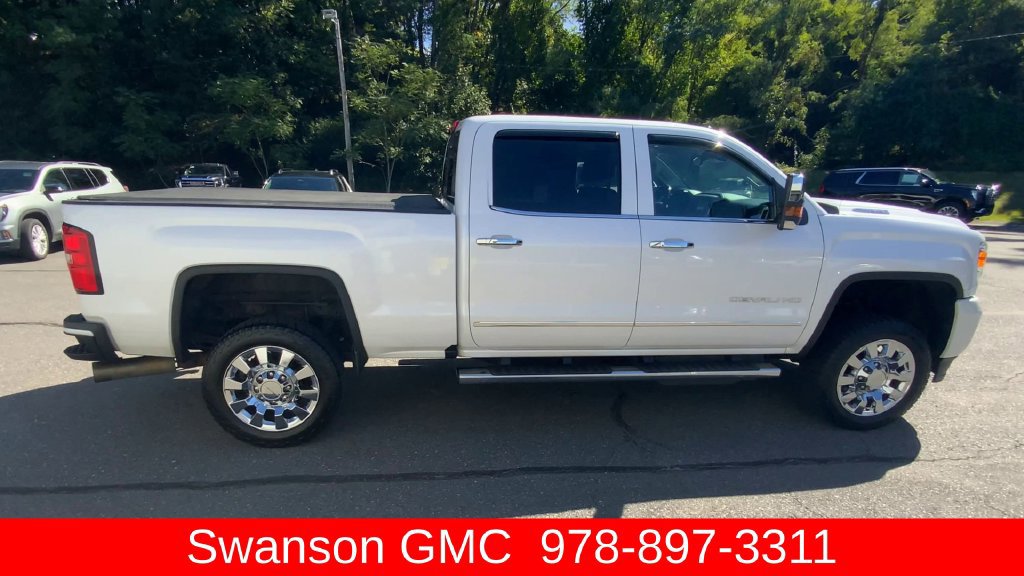 Certified 2019 GMC Sierra 2500 Denali w/ Duramax Plus Package AWD/4WD image 10