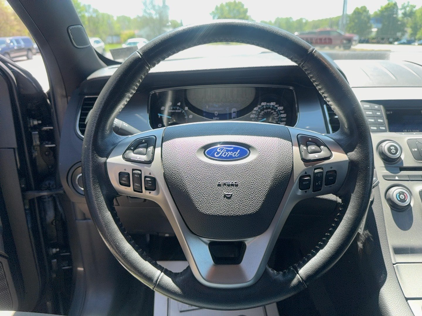 Used 2017 Ford Taurus SEL FWD image 17