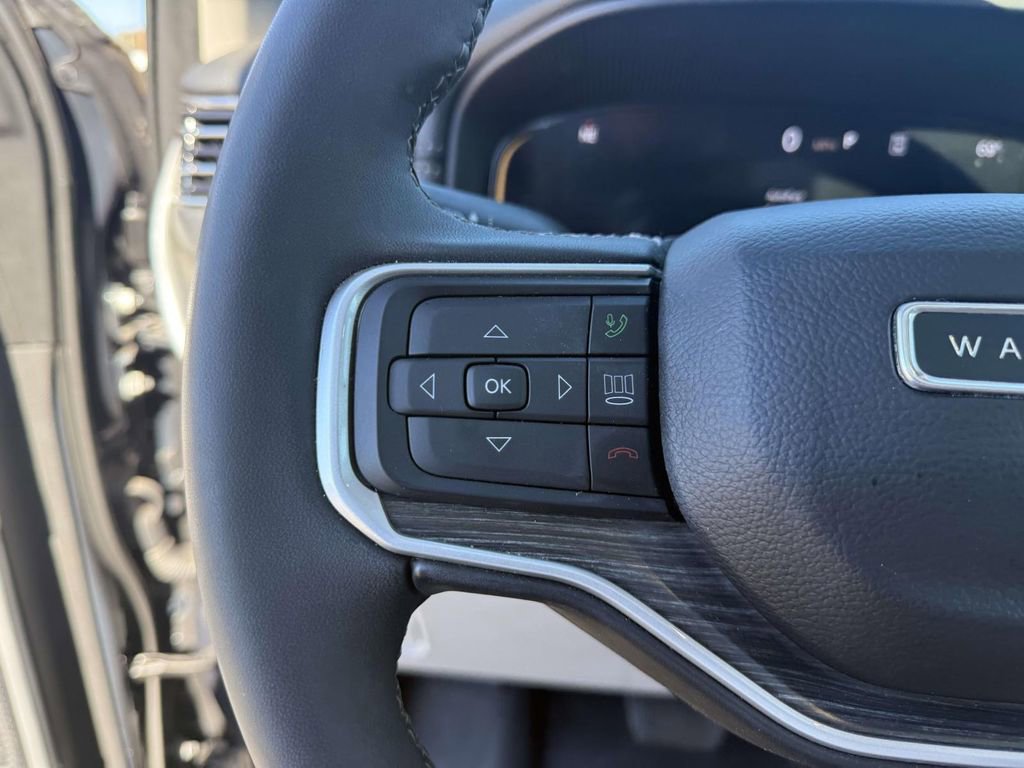 Used 2023 Jeep Wagoneer Series II w/ Convenience Group I image 17