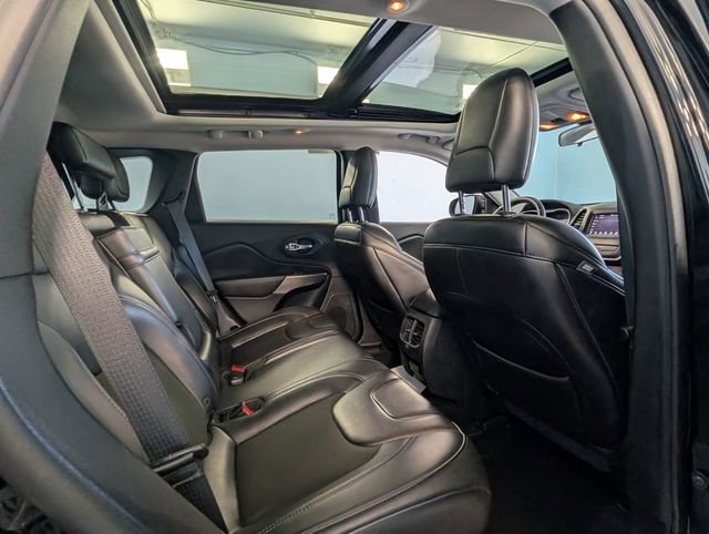 Used 2019 Jeep Cherokee Latitude Plus image 14