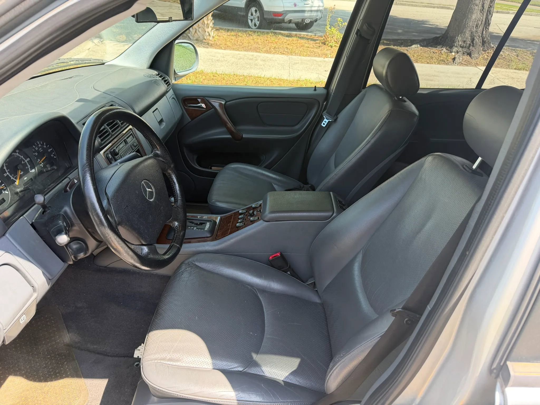 Used 1999 Mercedes-Benz ML 320 ML 320 Sport Utility 4D image 11