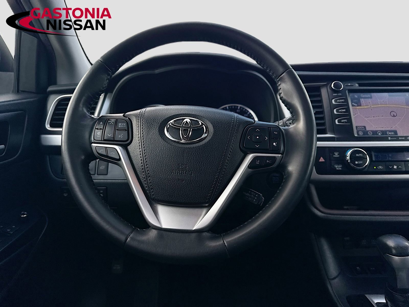 Used 2019 Toyota Highlander XLE FWD image 31