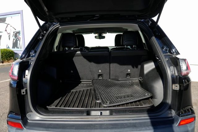 Used 2019 Jeep Cherokee Trailhawk w/ Cold Weather Group image 15