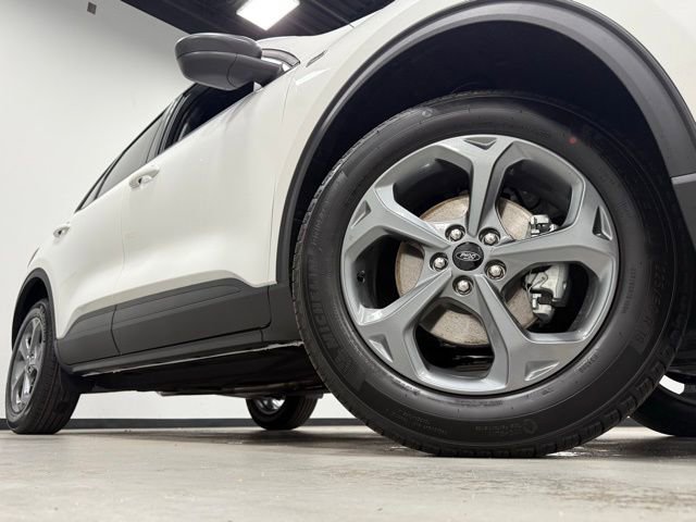 New 2026 Ford Escape ST-Line image 2