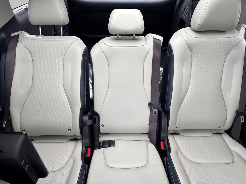 New 2025 Kia Carnival SX Prestige FWD image 10