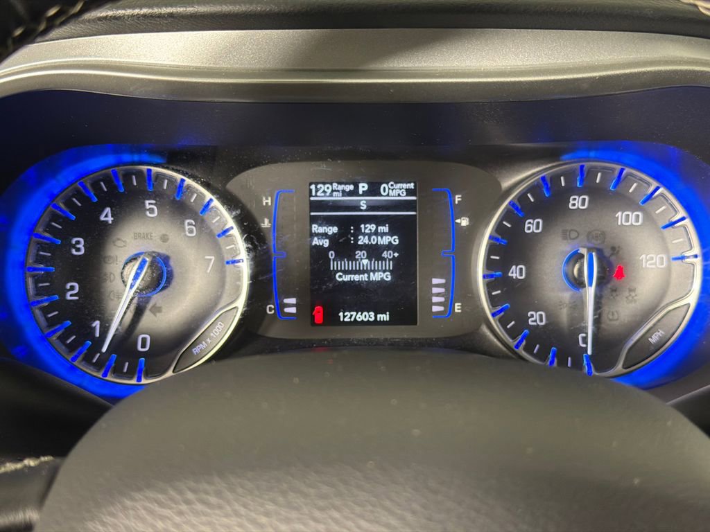 Used 2020 Chrysler Pacifica Touring-L w/ S Appearance Package FWD image 27