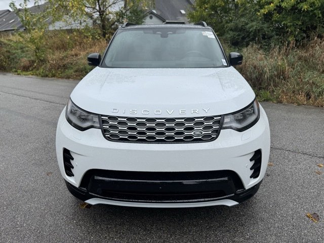 New 2026 Land Rover Discovery Limited Edition image 3
