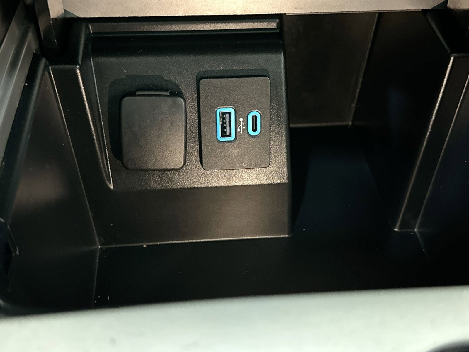 Used 2022 Ford Explorer ST w/ Equipment Group 401A image 28