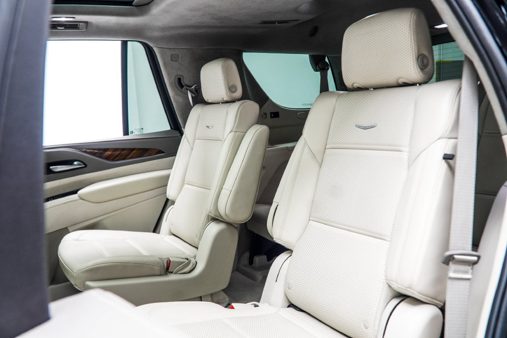 Used 2024 Cadillac Escalade Premium Luxury Platinum RWD image 57